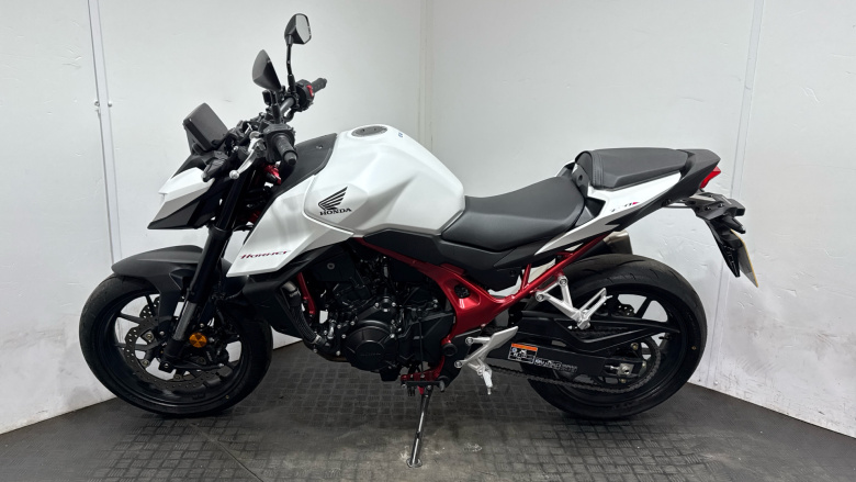 Honda CB750 Hornet (25MY)